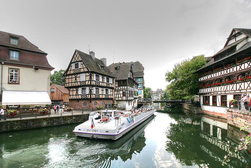 Appartement Le Bain Aux Plantes Strasbourg Exterior photo