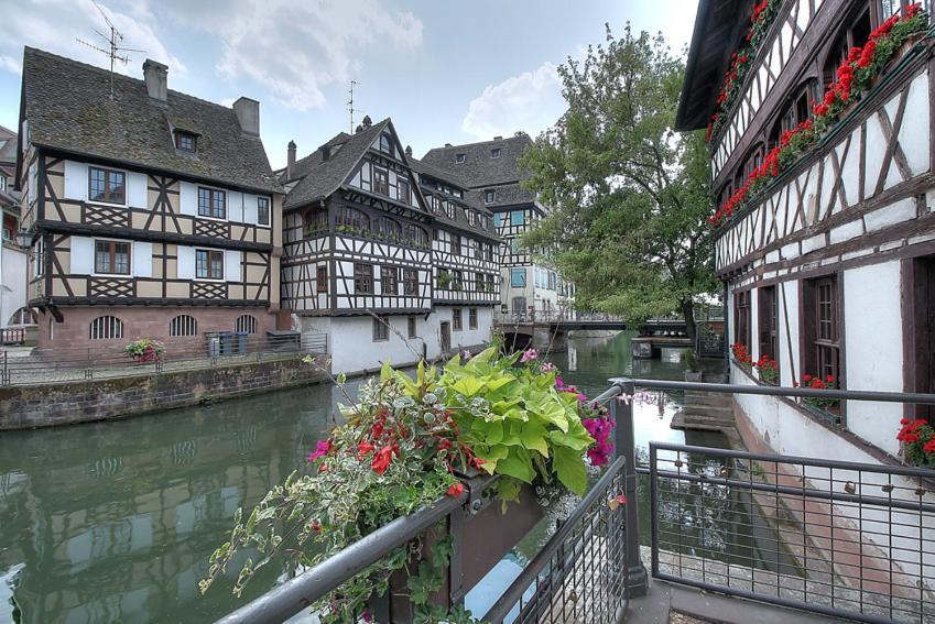 Appartement Le Bain Aux Plantes Strasbourg Exterior photo